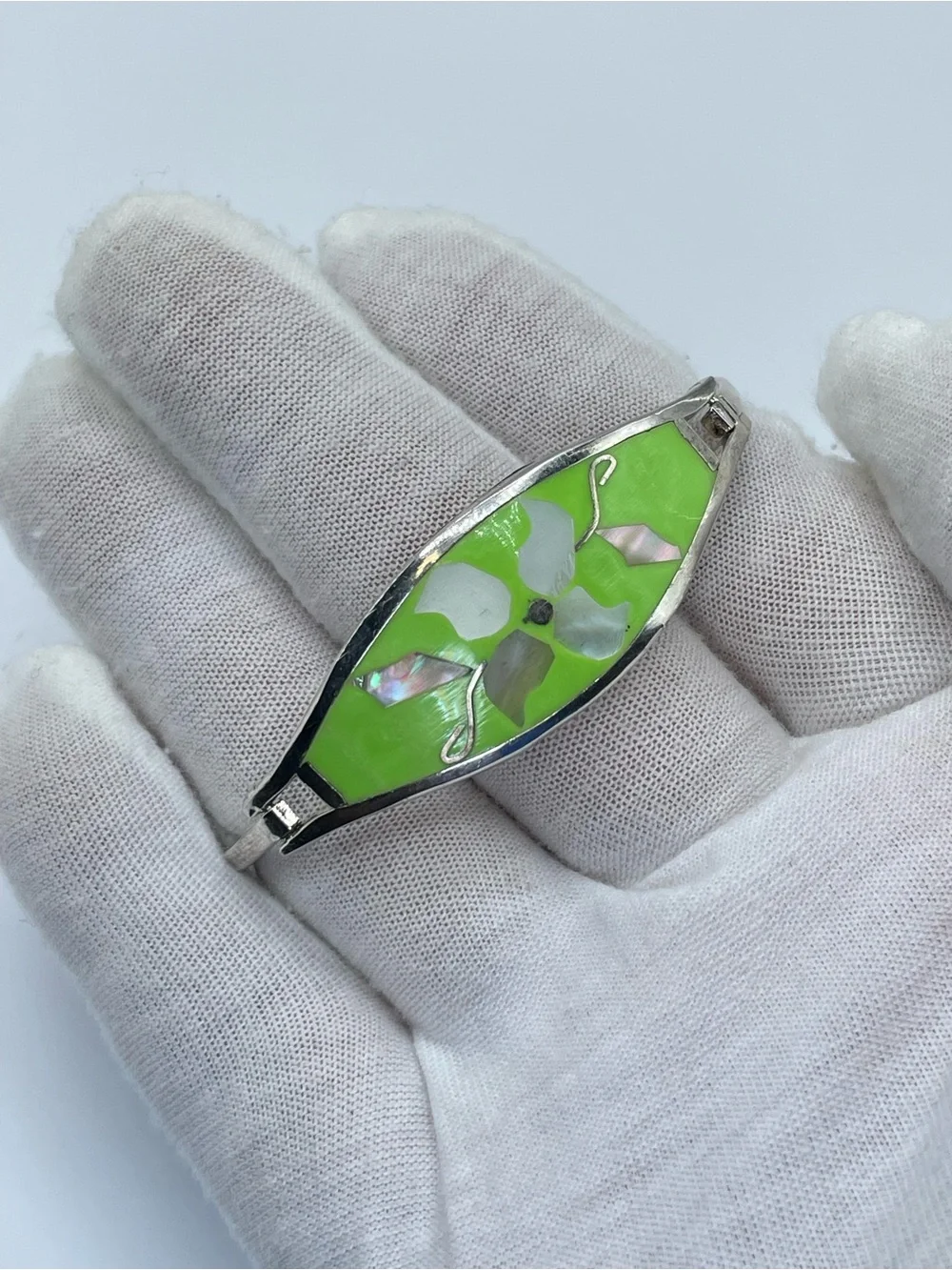 Vintage Taxco Mexico Green Enamel Mother of Pearl Silver Tone Cuff Bracelet